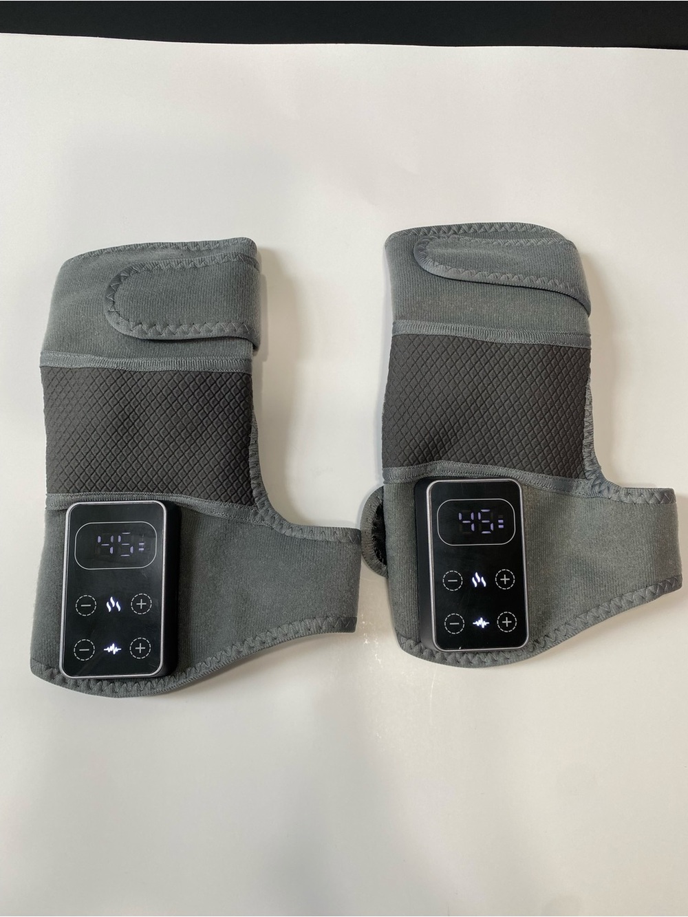 HEATING MASSAGE KNEE PADS.